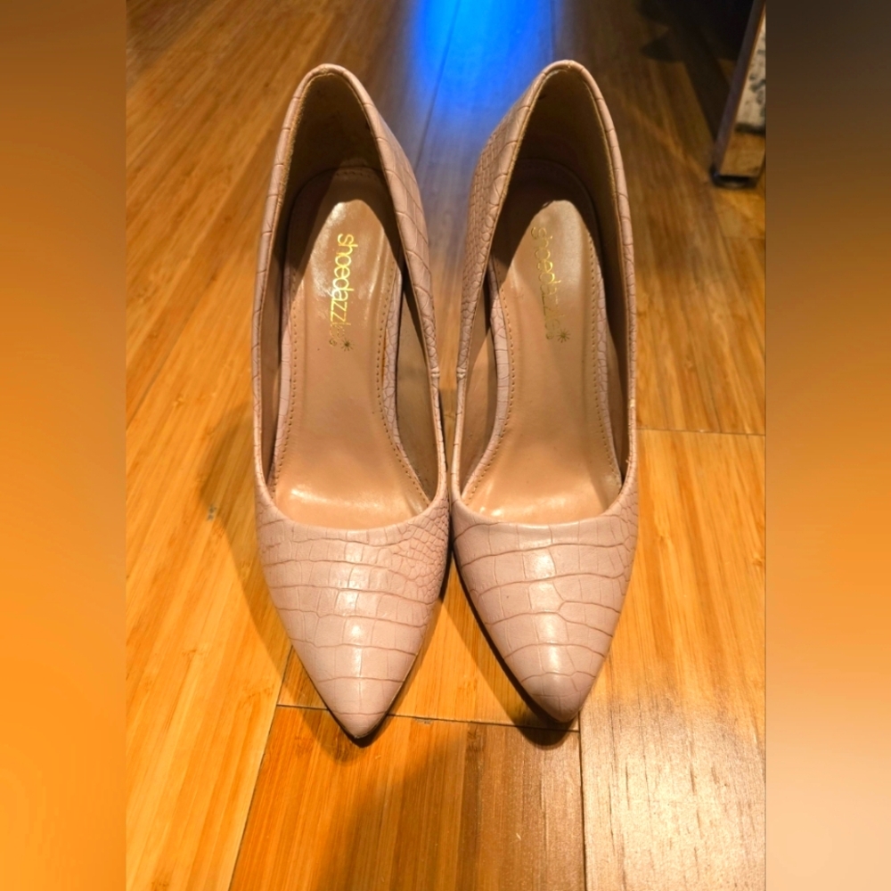 Shoe Dazzle Women's Blush Pink Croc-Embossed Heels